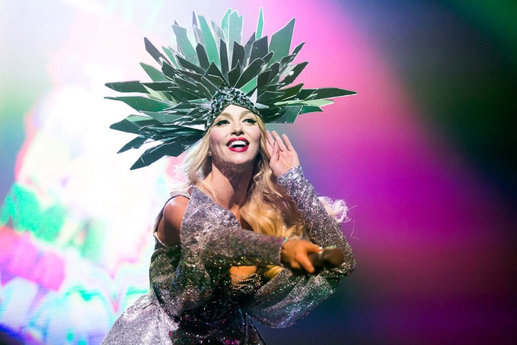 "А где брать деньги?": украинская певица на грани банкротства