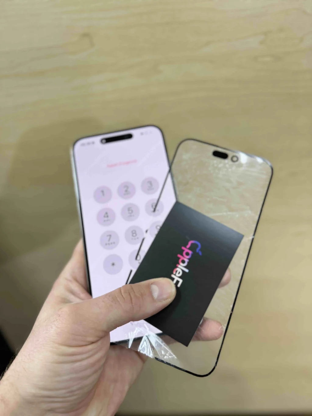 Замена стекла на iPhone 15 Pro Max: Причины, этапы и преимущества профессионального ремонта