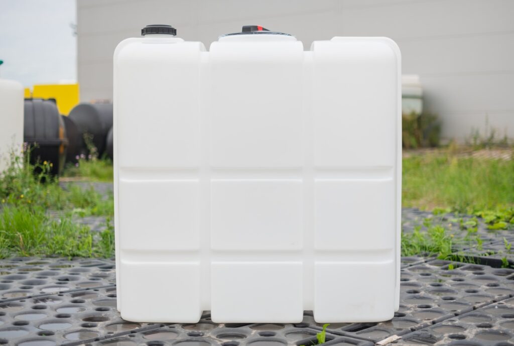 Пластиковые емкости для воды: почему стоит выбирать только качественное