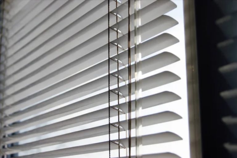 Жалюзі повертаються в моду: як обрати варіант під свій інтер’єр