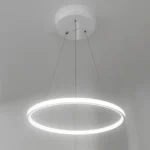 Элегантная белая люстра от PLAFON для вашей спальни