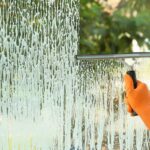 Чому варто замовити послугу миття вікон в Києві
